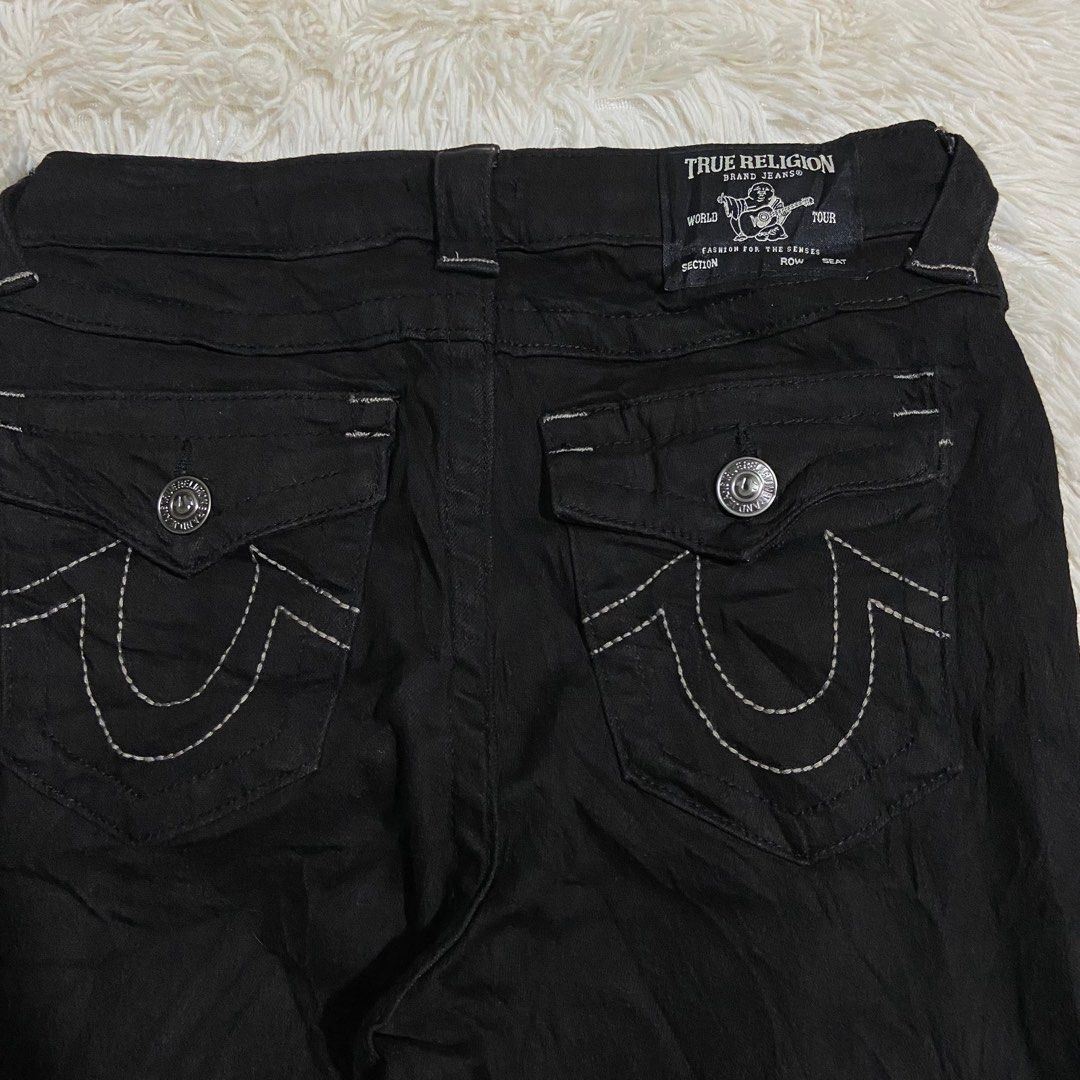 True Religion Ricky Flap Relaxed Fit Straight Jeans (Category: Jeans) located in Cebu City. Submitted by johngregmoldez03 (Listing ID 1414742146, Image 3). Description: True Religion Ricky Flap Relaxed Straight Jeans Size: 27 on tag Dimension: 29 Waist / 37 Length Color Rate: 10/10 Excellent Condition to New - Need Wash Pm📩.