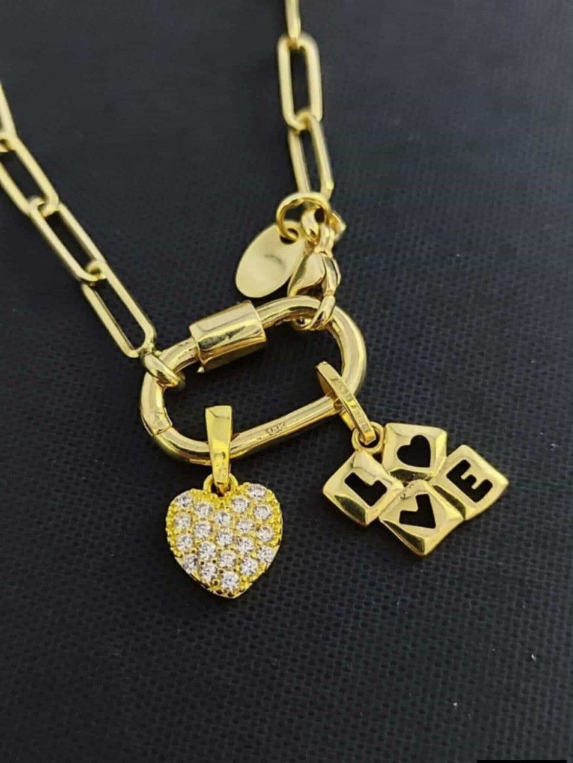 VARIOUS DESIGNS CARABINERS 18K GOLD (Category: Charms) located in Manila. Submitted by primejewelry (Listing ID 1414633337, Image 2). Description: .
