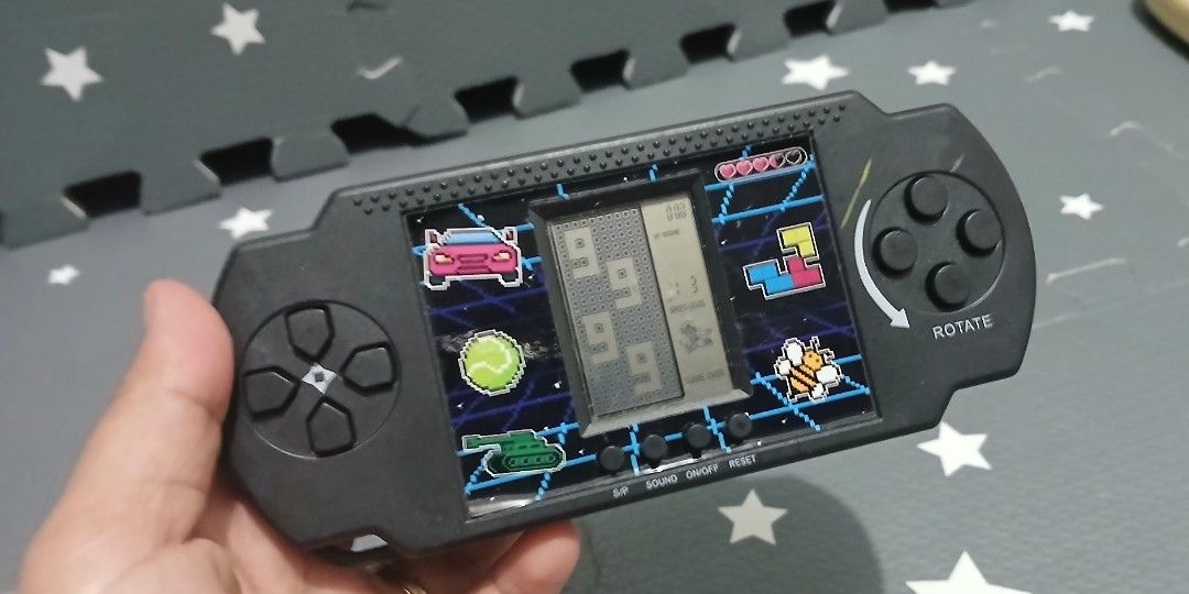 Vintage Handheld Tetris puzzle game (Category: Board Games & Puzzles) located in Manila. Submitted by dories12d57986 (Listing ID 1414805334, Image 3). Description: •Japan/UK Pre-loved Toys •Working well.
