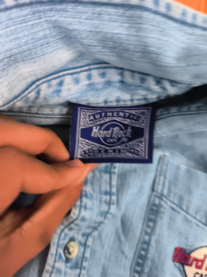 Vintage Hard Rock Cafe Denim Jacket (Category: Coats, Jackets and Outerwear) located in San Juan, Ilocos Sur. Submitted by jd_thrifted (Listing ID 1414687050, Image 3). Description: 23-33in 23in Sleeve Length.