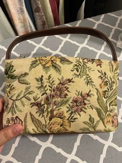 (Category: ) located in . Submitted by aisyahnthrift (Listing ID 1414796192, Image 1). Description: .