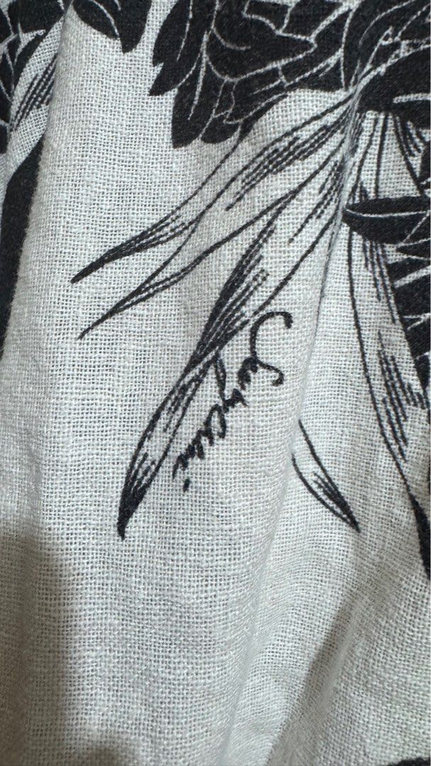 Vintage See by Chloé Blouse (Category: Skirts) located in Pasig City. Submitted by cafeverona333 (Listing ID 1414625730, Image 3). Description: - See by Chloé skirt - Size: F/34 - Color: Black and white pattern - Material: Woven fabric - Style: Casual/Everyday wear GPayment or BPI QR Meet up in Greenbelt (T/TH) or Estancia Mall (weekend) Lala Grab LBC (Buyers Expense) Item Location: Makati or Pasig City .
