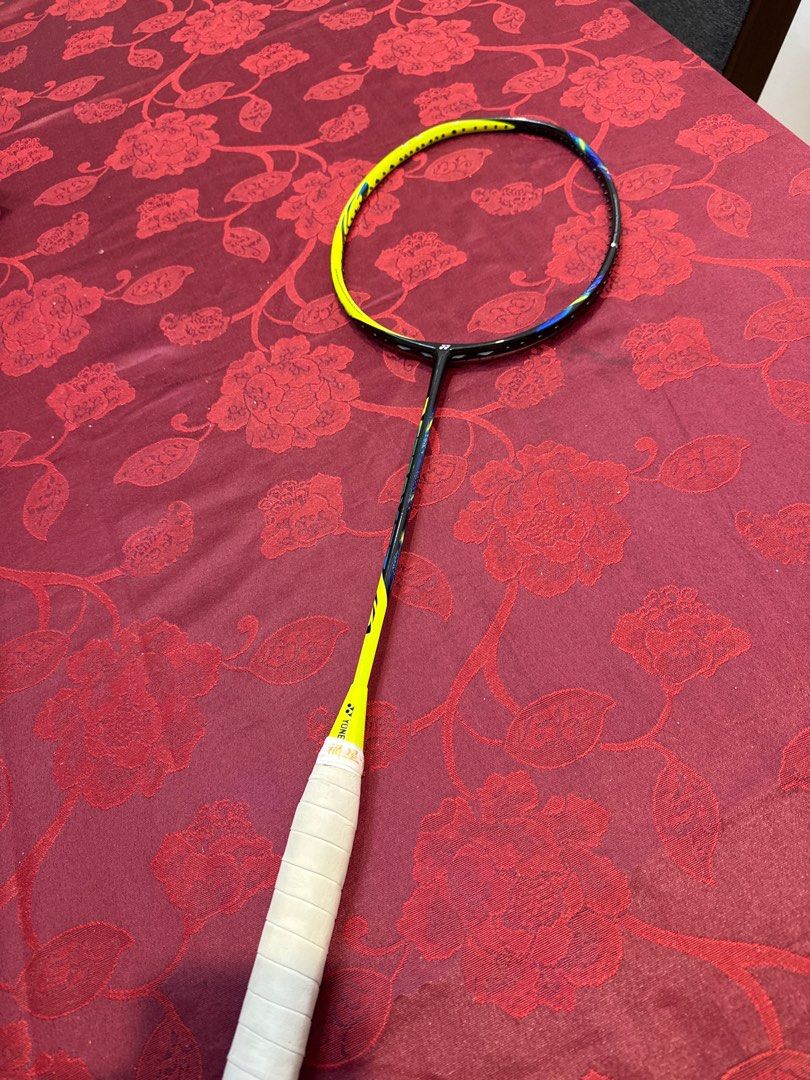 Yonex Racket Balance Yonex Badminton Racket, Sports Equipment, Sports & Games, Racket & Ball ...