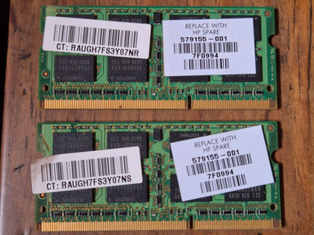 2x Samsung DDR3 2gb Laptop Ram PC3 (Category: Other Accessories) located in San Simon. Submitted by pickle_rick_ (Listing ID 1414925463, Image 2). Description: ₱350 only for the price of 2 Take all lang, bawal isa. Almost 1 year lang nagamit, okay pa ang condition 📍San Simon Pampanga location 🤝Pickup or delivery.