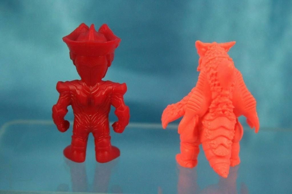 鹹蛋超人 單色 盒蛋 一套四隻 超人勝利 地底聖獸謝帕頓 Bandai Ultraman Ultra Battlers Monochrome ...