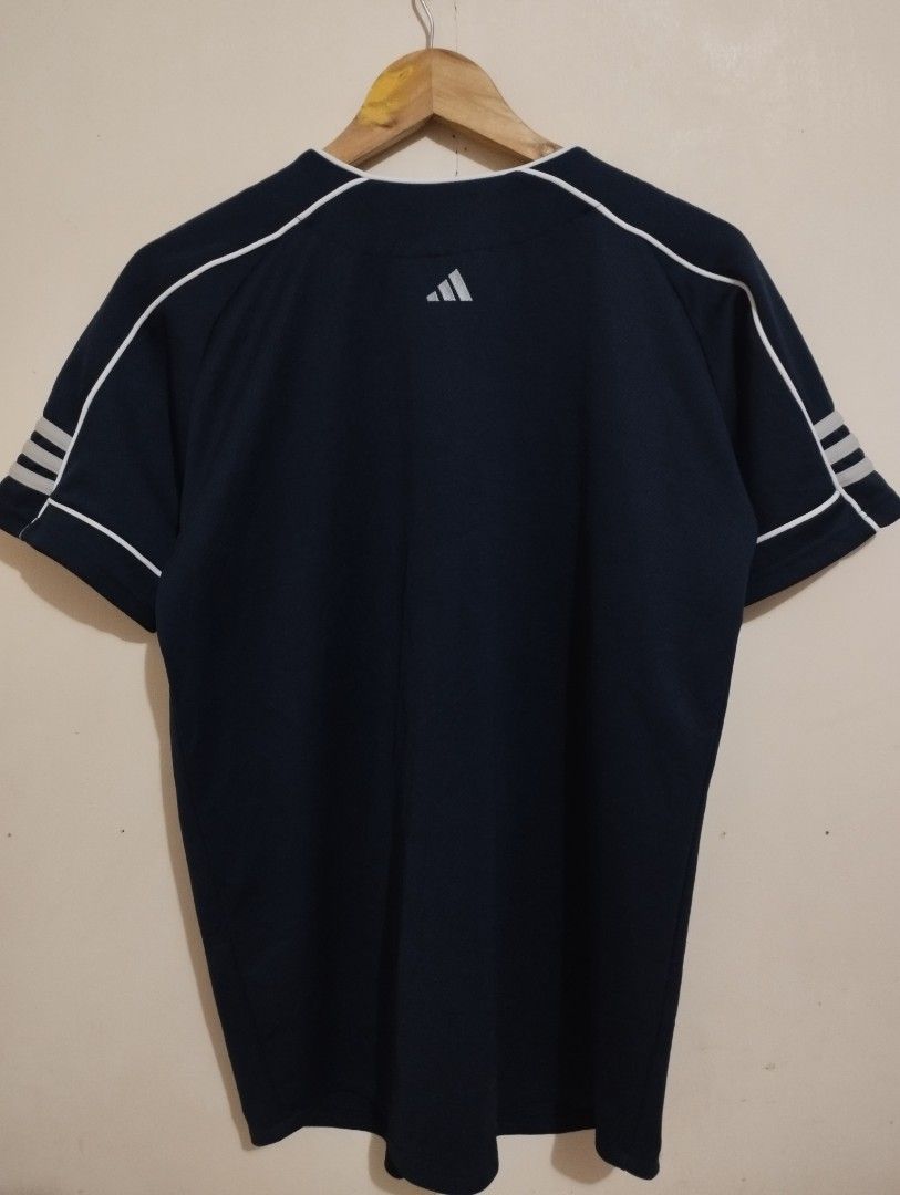 Adidas Dodgers Baseball Jersey (Category: Tshirts & Polo Shirts ) located in Manila. Submitted by thriftvibes324 (Listing ID 1414835562, Image 2). Description: dimes: 28Lx22W colorate: 9.8/10✨ Issue: missing 1 button.