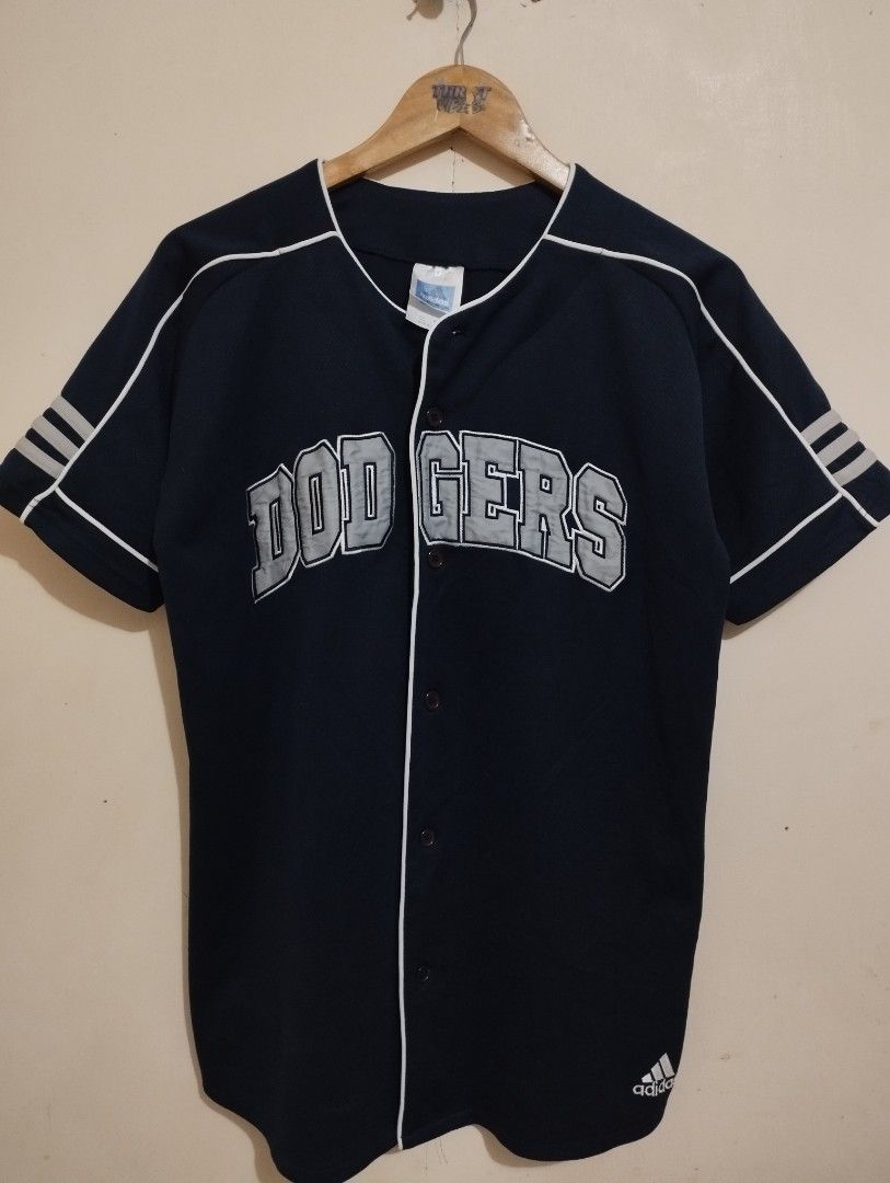 Adidas Dodgers Baseball Jersey (Category: Tshirts & Polo Shirts ) located in Manila. Submitted by thriftvibes324 (Listing ID 1414835562, Image 1). Description: dimes: 28Lx22W colorate: 9.8/10✨ Issue: missing 1 button.