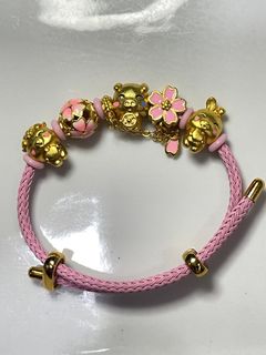 (Category: ) located in . Submitted by bf.blingyfinds (Listing ID 1414932868, Image 1). Description: .