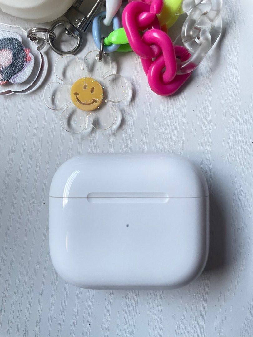 Apple AirPods (3rd generation) with Charging Case (Category: Earphones) located in San Antonio. Submitted by lalisachu (Listing ID 1414930041, Image 1). Description: AirPods 3 are in like-new condition and well taken care of. Bought at Power Mac at SM Podium Issue: Right pod charges BUT DOES NOT connect. The left pod works perfectly with clear sound. ~ specs: ** body condition: 10/10 - like new! comes with free case (WALANG GASGAS PWEDE SA MAARTE