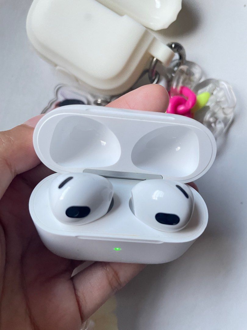 Apple AirPods (3rd generation) with Charging Case (Category: Earphones) located in San Antonio. Submitted by lalisachu (Listing ID 1414930041, Image 3). Description: AirPods 3 are in like-new condition and well taken care of. Bought at Power Mac at SM Podium Issue: Right pod charges BUT DOES NOT connect. The left pod works perfectly with clear sound. ~ specs: ** body condition: 10/10 - like new! comes with free case (WALANG GASGAS PWEDE SA MAARTE