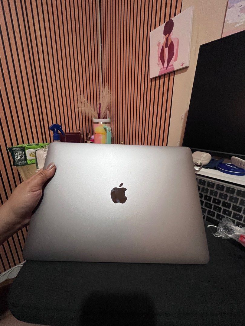 Apple Macbook Pro M1 2020 (Category: Laptops & Notebooks) located in Santa Maria. Submitted by kyerensi (Listing ID 1414912122, Image 3). Description: Silver Apple MacBook Pro M1 (2020) Lady-owned 8GB Unified Memory 256GB SSD Storage Never opened or repaired Well-maintained and in good overall condition Honest Issue: Touch Bar has no backlight/display, but the laptop functions normally otherwise..