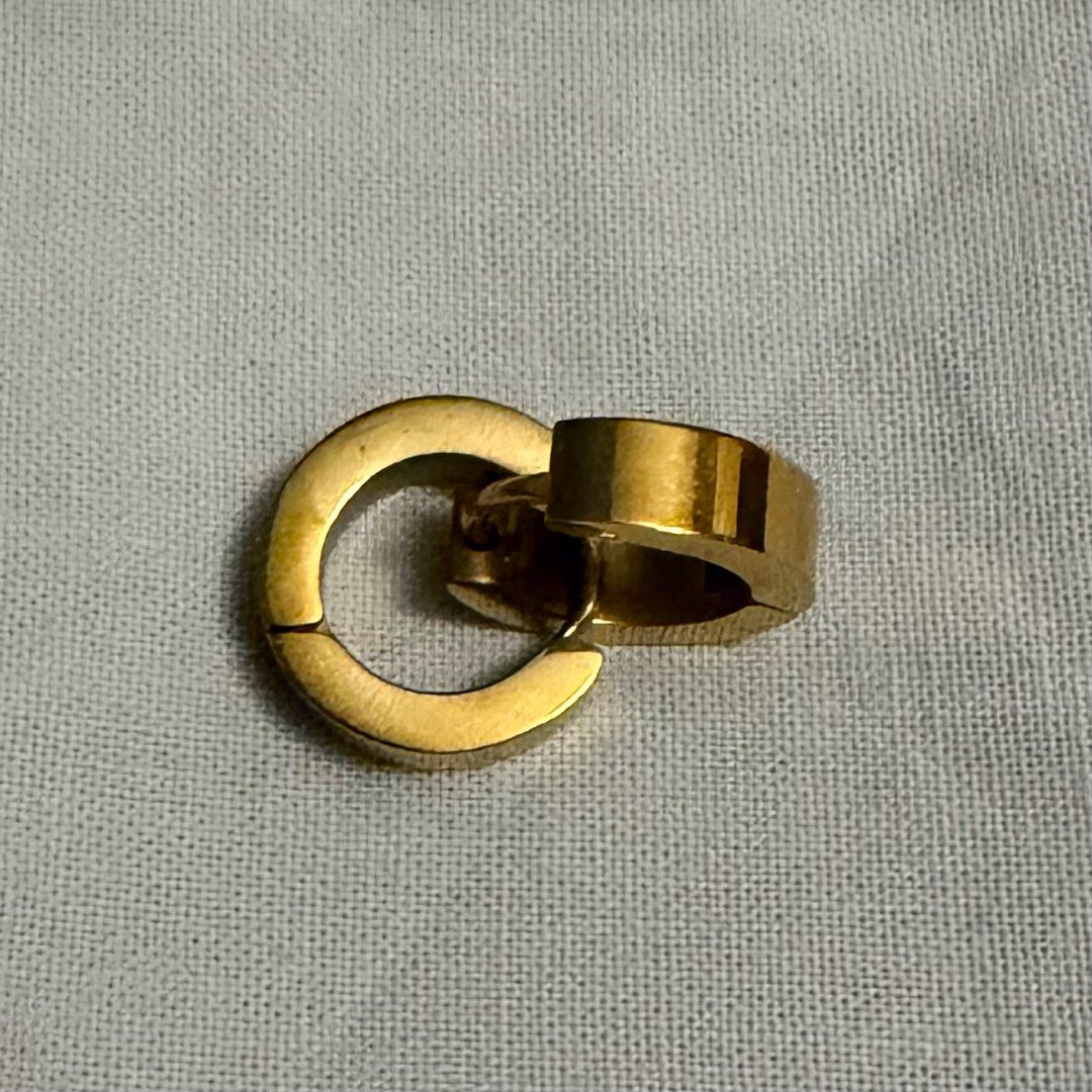 Assorted Men/Womens' Earrings 4 pcs Gold and Black (Category: Earrings) located in Quezon City. Submitted by grayway (Listing ID 1414865687, Image 3). Description: Assorted Men/Womens' Earrings 4 pcs Gold and Black 🏷️Selling Price: Php 150 👉RFS: For decluttering ❗️No issues 📍Tandang Sora, Quezon City 🚚 For shipping through Grab or LBC ONLY. (buyer pays for the shipping fee) 💳 Payment Mode: GCash .