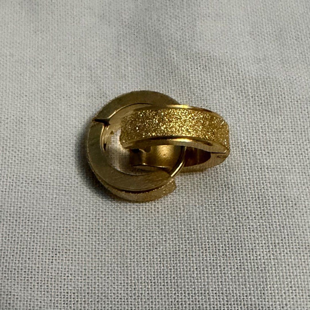 Assorted Men/Womens' Earrings 4 pcs Gold and Black (Category: Earrings) located in Quezon City. Submitted by grayway (Listing ID 1414865687, Image 2). Description: Assorted Men/Womens' Earrings 4 pcs Gold and Black 🏷️Selling Price: Php 150 👉RFS: For decluttering ❗️No issues 📍Tandang Sora, Quezon City 🚚 For shipping through Grab or LBC ONLY. (buyer pays for the shipping fee) 💳 Payment Mode: GCash .