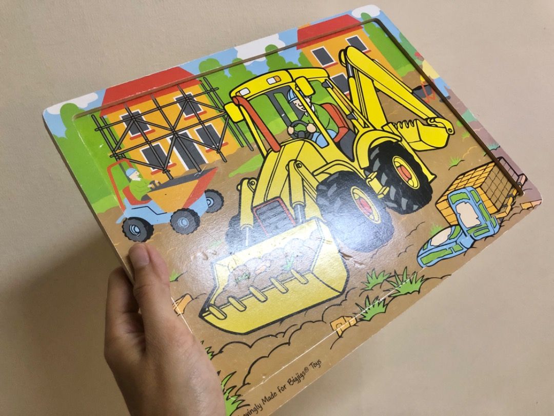 Bigjigs Wooden Tray Puzzle Digger (Category: Educational & Learning Toys) located in Imus. Submitted by dyelinn (Listing ID 1414840529, Image 3). Description: ✨PRELOVED 🇬🇧 Bigjigs Tray Puzzle Digger 📝 VGUC; 9-pc all wood Age: 2+ Flaws: scratches, peeling on edges; fading on right side; few dents on the inside tray ₱380.