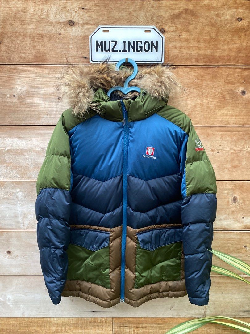 Black Yak Extreme Peak Winter Jacket (Category: Coats, Jackets and Outerwear) located in Naga. Submitted by foryouandhercloset (Listing ID 1415009566, Image 1). Description: BLACK YAK EXTREME PEAK PUFFER JACKET Size: 19 X 24 ( 155 on tag) Fits: 13-15yrs old teens or Xs-S womens adult Condition: EXCELLENT Color rate: 9.8/10 1300php + sf.