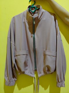 (Kategori: ) berada di . Dikirim oleh urfvrtclothes (ID iklan 1414972731, Gambar 1). Deskripsi: .