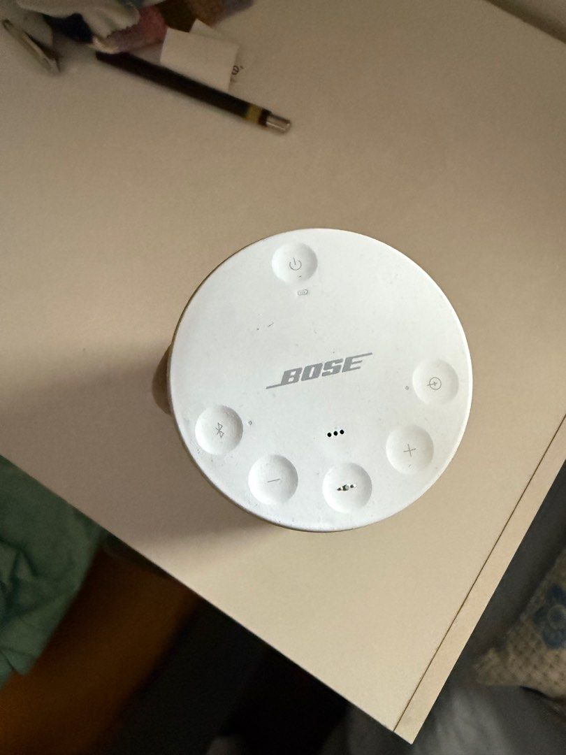 Bose Soundlink Revolve Plus (Category: Soundbars, Speakers & Amplifiers) located in Quezon City. Submitted by darkbleu (Listing ID 1414931984, Image 1). Description: Bose Soundlink Revolve Plus - few scratches - good condition.