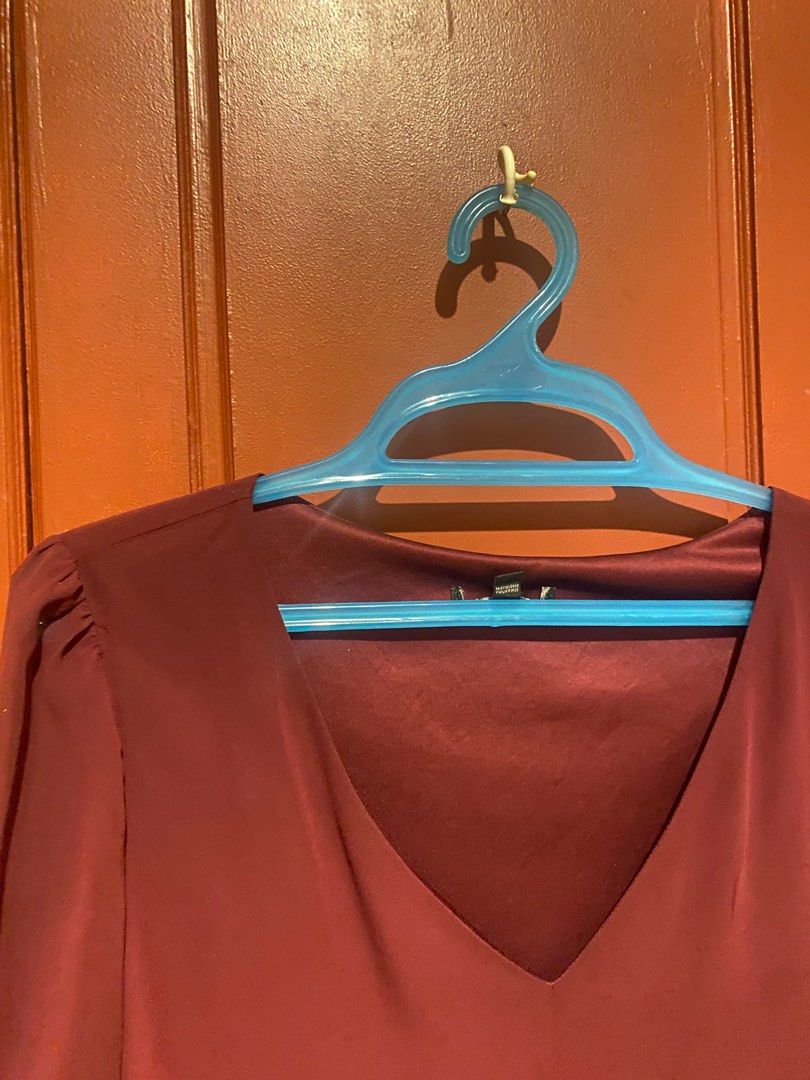 Burgundy V-Neck Long Sleeve Blouse (Category: Blouses) located in Cavite. Submitted by jp________ (Listing ID 1414947817, Image 2). Description: - Burgundy V-neck blouse - Long sleeves - Gathered cuffs - Slight sheen - Suitable for casual and semi-formal events.
