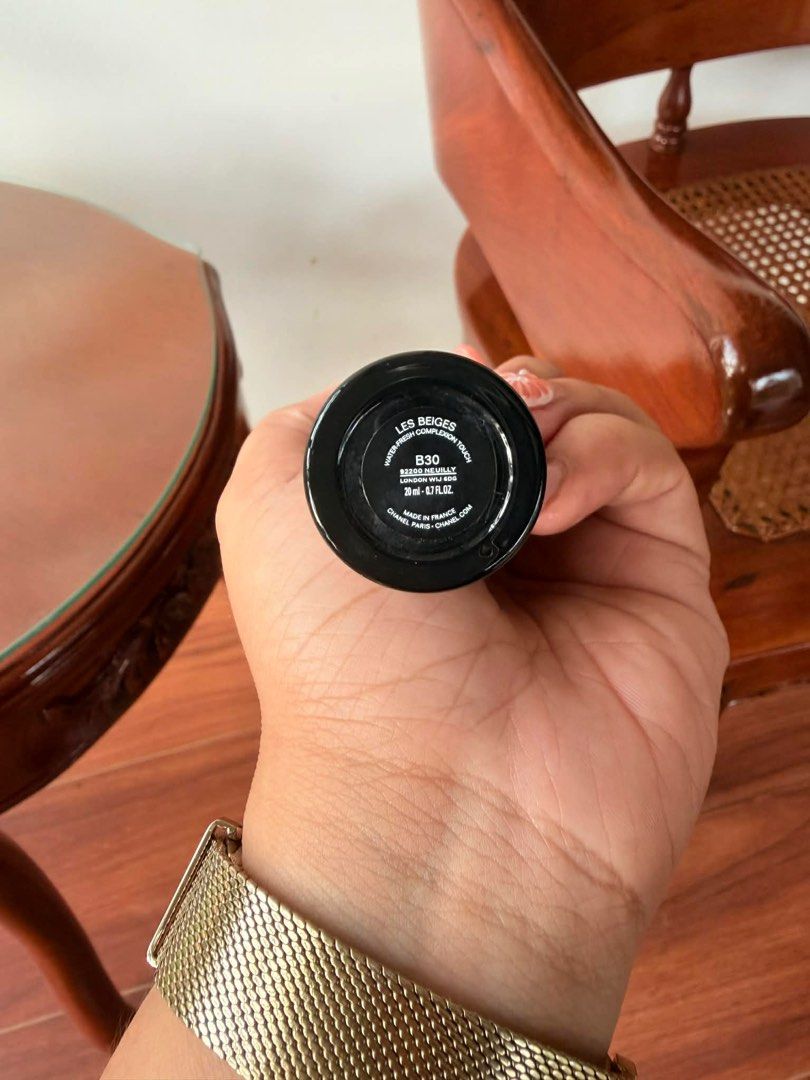 Chanel Les Beiges Water-Fresh Complexion Touch Depotted Foundation (Category: Makeup) located in Pasig City. Submitted by KayeArtsy (Listing ID 1414868638, Image 2). Description: Depotted Foundation - 3ml Shade: B30 Try before you invest — achieve your flawless shade match ✨.