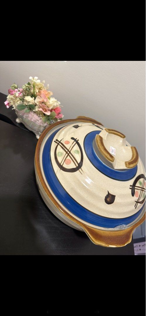 Claypot (Category: BBQ, Grills & Hotpots) located in Mandaluyong City. Submitted by shinjuku.beauty.ph (Listing ID 1414963157, Image 3). Description: FOR SALE: Brand New Claypot 🏺 ✔️ Safe for cooking – lead-free ✔️ Direct fire safe ✔️ Retains the heat for hours ✔️ Perfect for claypot rice, soup, and stew ✔️ Brandnew Made in japan.