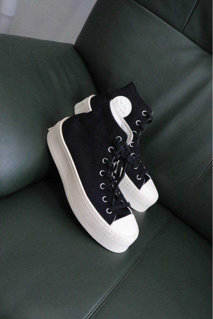 Converse Chuck Taylor All Star Modern Lift Platform (Category: Sneakers) located in Las Pinas. Submitted by krishnah_ (Listing ID 1414982205, Image 1). Description: Used once! 🩶.