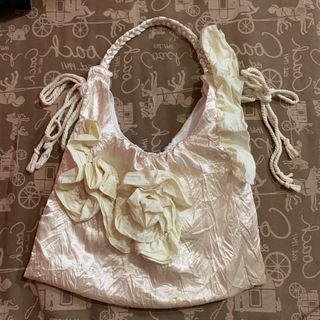 (Category: ) located in . Submitted by leans_closet (Listing ID 1414910090, Image 1). Description: .