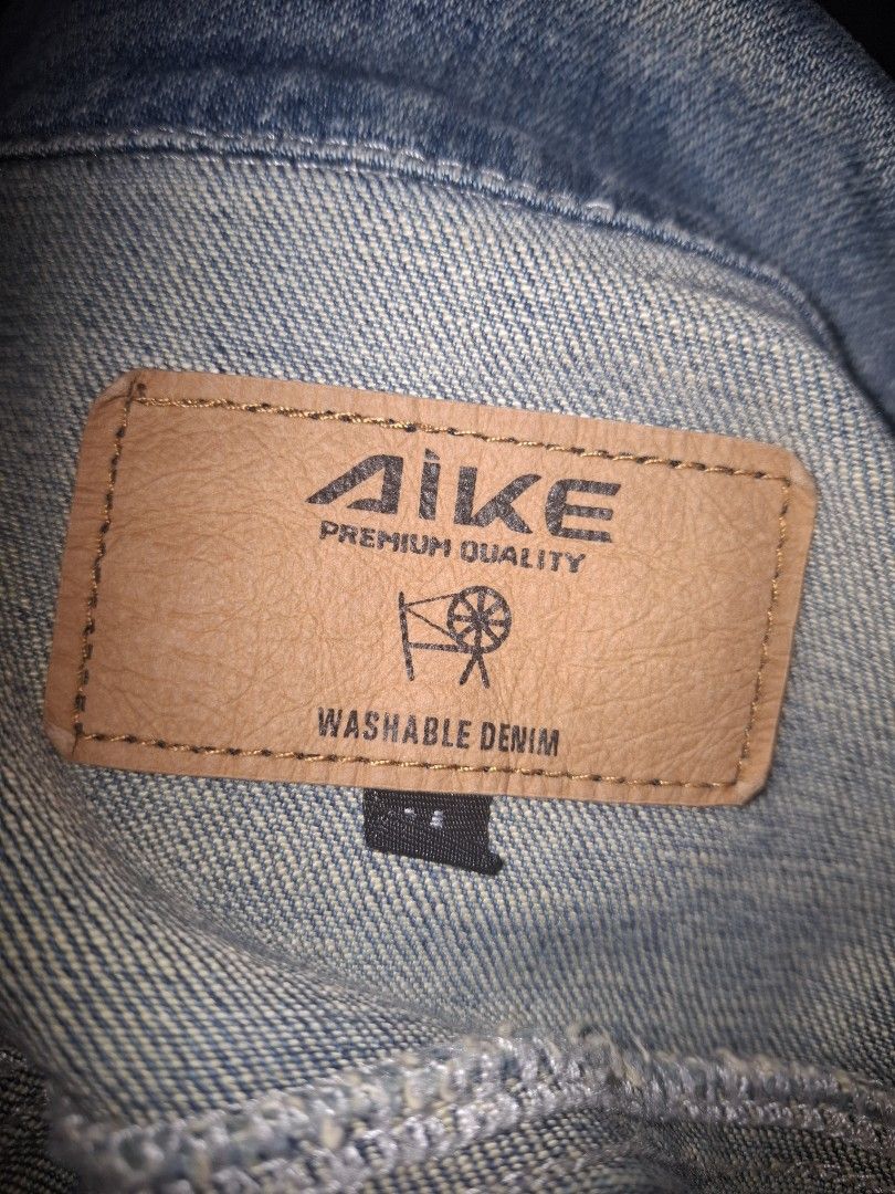 Denim Jacket with Embroidered Details (Category: Coats, Jackets and Outerwear) located in Manila. Submitted by _wefdts (Listing ID 1415022386, Image 3). Description: Details ♡ Item Details: May mga star and heart prints sa pockets wysiwyg Method of payment: Gcash Method of delivery: Lala/Jnt The shipping fee must be shouldered by the buyer PM for more details/pictures ♡.