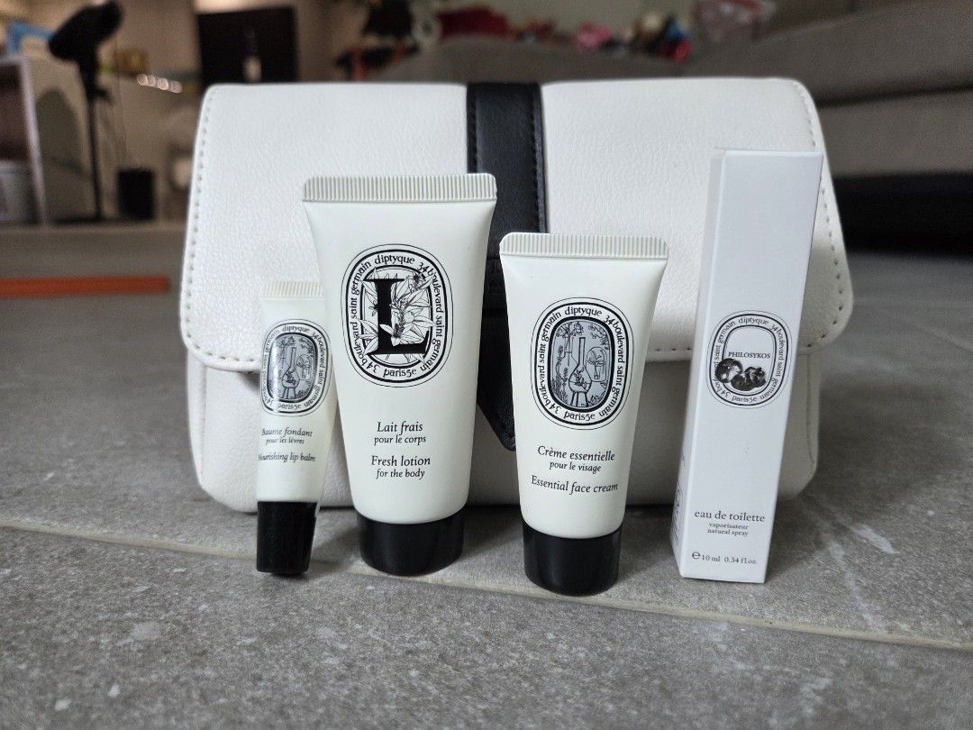 Diptyque Cosmetic Pouch (Category: Makeup) located in Pasig City. Submitted by linustindahan (Listing ID 1414869641, Image 2). Description: Diptyque Set Fresh Body Lotion 30ml Face Cream 20ml Lip Balm 5ml Philoskos (black pouch) or Do Son (white pouch) eau de toilette 10ml 8 pouches available .
