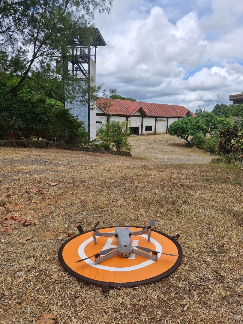 Drone Operator for Hire (Category: Drones) located in Paranaque City. Submitted by larzbolor (Listing ID 1414827488, Image 1). Description: Drone operator for hire (CAAP Licensed ) Drone: DJI Air 2S Services: - Aerial Photography and Videography - Aerial Mapping Rate starts at 2,500 in Parañaque and Las Piñas areas. For more info, you can also visit my fb page: LanceBox Aerial.
