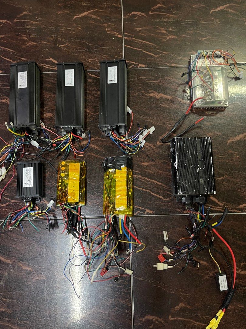 ebike controller (Category: E-Scooters & E-Bikes) located in Singapore. Submitted by sngjiale (Listing ID 1414825597, Image 1). Description: have no idea which one is working or not 3 zl controllers 2000w 48-72v 1 50a yyk with bluetooth module the rest idk what is it each $30 buy at ur own risk no refund.