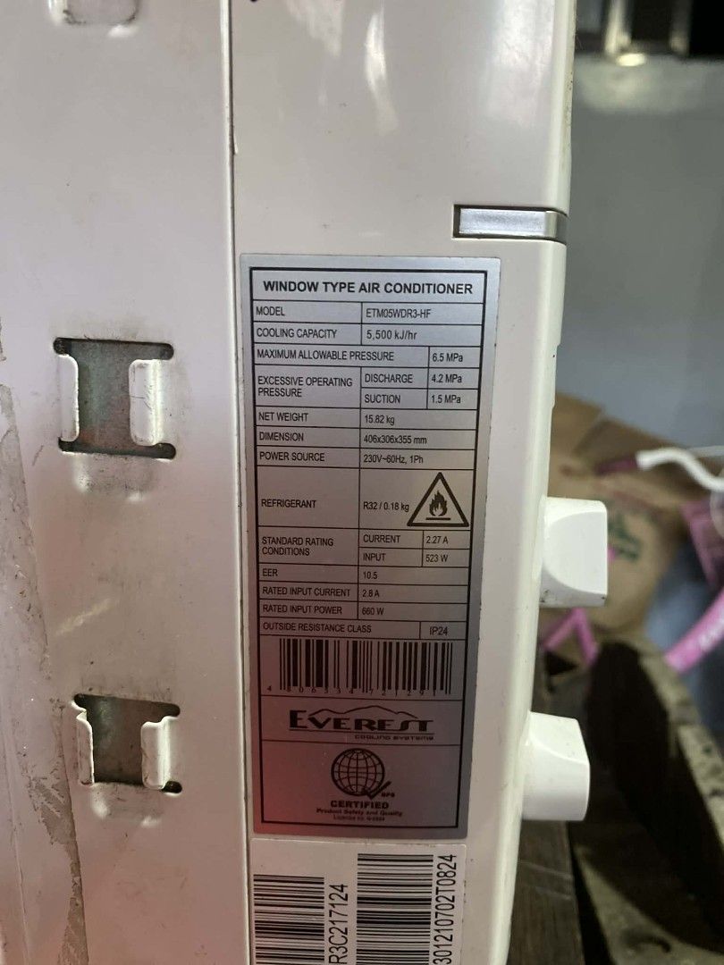 Everest Window Type Air Conditioner ETW07WDX3-HF (Category: Air Conditioning and Heating) located in Cainta. Submitted by sjprelovedbotique (Listing ID 1414957582, Image 2). Description: Everest window type air conditioner. Model ETW07WDX3-HF. Cooling capacity is 5,300 kJ/h. Power source is 230V-60Hz. Rated input current is 3.0A. Includes two control knobs. The unit is white..