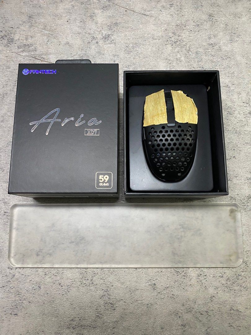 FANTECH ARIA XD7 GAMING MOUSE BLACK silent mouse (Category: Mouse & Mousepads) located in Quezon City. Submitted by MetroDeRetro (Listing ID 1414971246, Image 1). Description: FANTECH ARIA XD7 GAMING MOUSE BLACK silent mouse PixArt 3395 Gaming Sensor 59 Grams Super Lightweight Design 1000Hz Polling Rate Switches was replaced by kalih silents switches ata, don’t remember na. With box, cable, dongle, and receipt Issue: see overall condition. But st