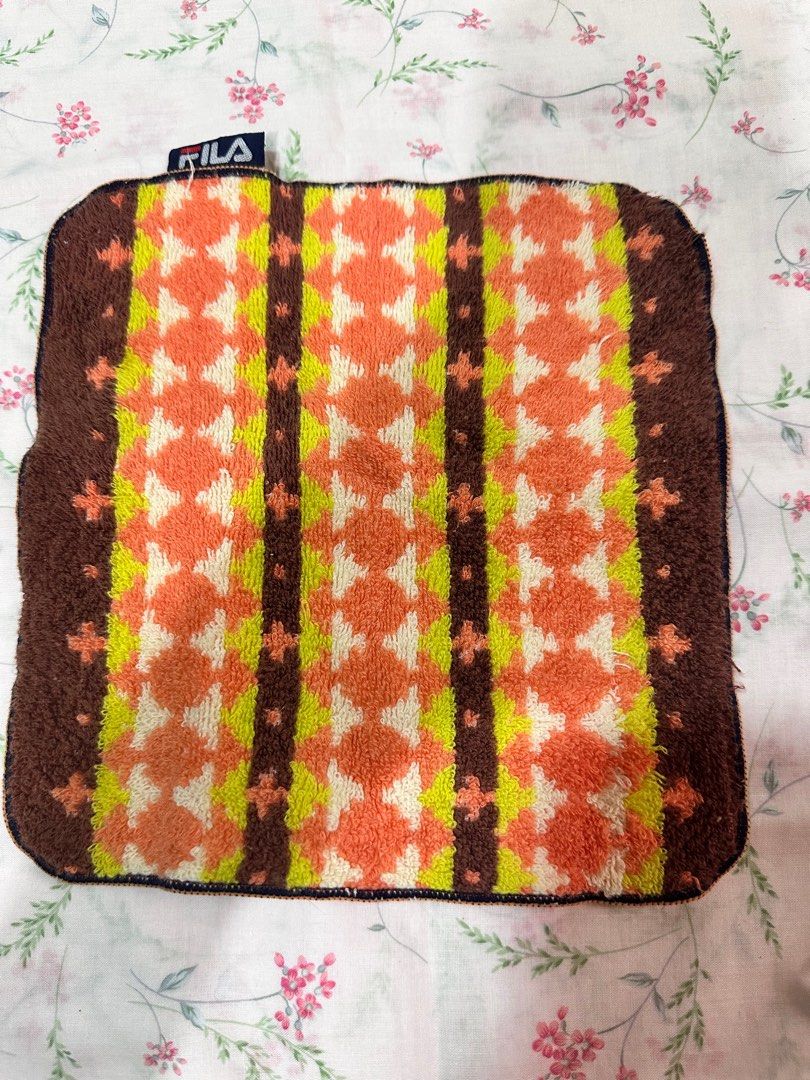 Fila Face Towel (Category: Towels, Napkins & Holders) located in Davao. Submitted by favoritepreloved (Listing ID 1414924757, Image 1). Description: ❤️ 21cm x 21cm .