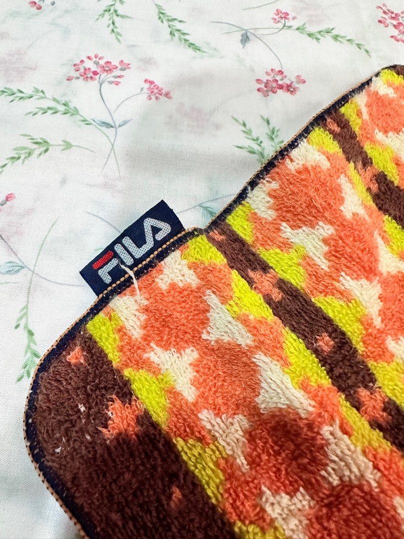 Fila Face Towel (Category: Towels, Napkins & Holders) located in Davao. Submitted by favoritepreloved (Listing ID 1414924757, Image 3). Description: ❤️ 21cm x 21cm .