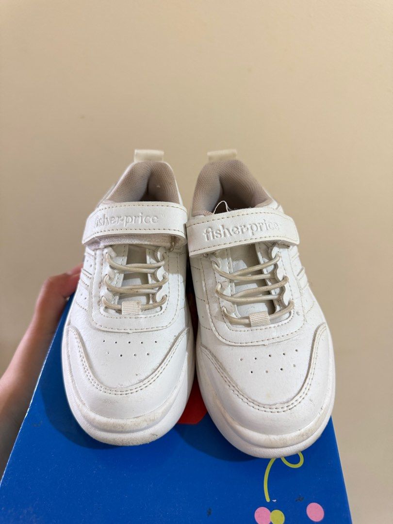 FISHERS White Rubber Shoes for Kids (Category: Babies & Kids Fashion) located in Mandaluyong City. Submitted by chingchingbells (Listing ID 1414906561, Image 3). Description: Not over used, in good condition. Like-new! .