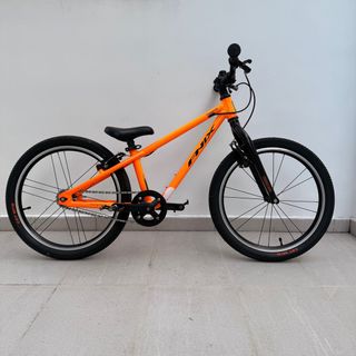 (Category: ) located in . Submitted by bikesnsuch (Listing ID 1414928810, Image 1). Description: .