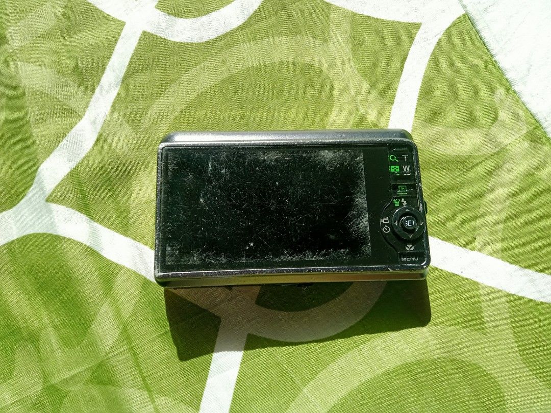 For Repair / Untested / For Parts – Digital Camera Bundle (HP & SANYO) (Category: Cameras) located in Dingras. Submitted by seemybaul (Listing ID 1414878251, Image 3). Description: ❗PLEASE READ❗ These cameras are NOT fully functional and are sold AS-IS for repair, parts, or collectors. 💰 Pricing 💰 • ₱500 – All 2 cameras (HP & Sanyo) + HP battery and charger ❕Please see the individual listings for more photos of each camera and if you wish to pu