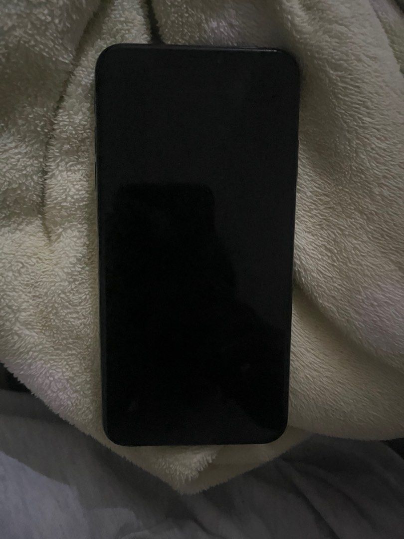 For swap (Category: iPhone X Series) located in Manila. Submitted by irvincort29214 (Listing ID 1415027951, Image 3). Description: For swap iphone xs max Any ios units (as long as high storage) 256gb Space black Ios 18.7.3 Have face id Truetone Anysim will do Battery was replaced with higher capacity (last me around 6 hours of use tuloy tuloy) Meet around fairview qc, north caloocan kaimall.