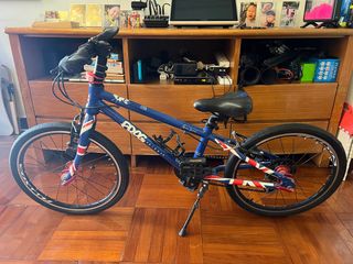 （分類：）位於 。 由 theracketloncoach 提交（商品編號 1414856430，圖片 1）。簡介： 。