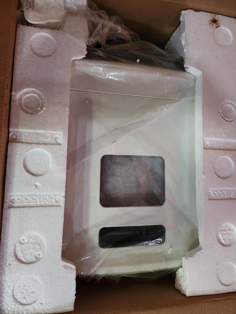 Gemini Simply Passion & Sense Bread Maker G8M650W (Category: Bakeware) located in Baguio. Submitted by alonasteph (Listing ID 1414869098, Image 3). Description: This is a Gemini bread maker. It is designed for 1.5-2 lb loaves. The machine features 12 digital program menus. It includes a 13-hour programmable delay timer. There are 3 crust colors available for selection. A 60-minute auto keep-warm function activates after baking. #BRANDNEWFromHkBox