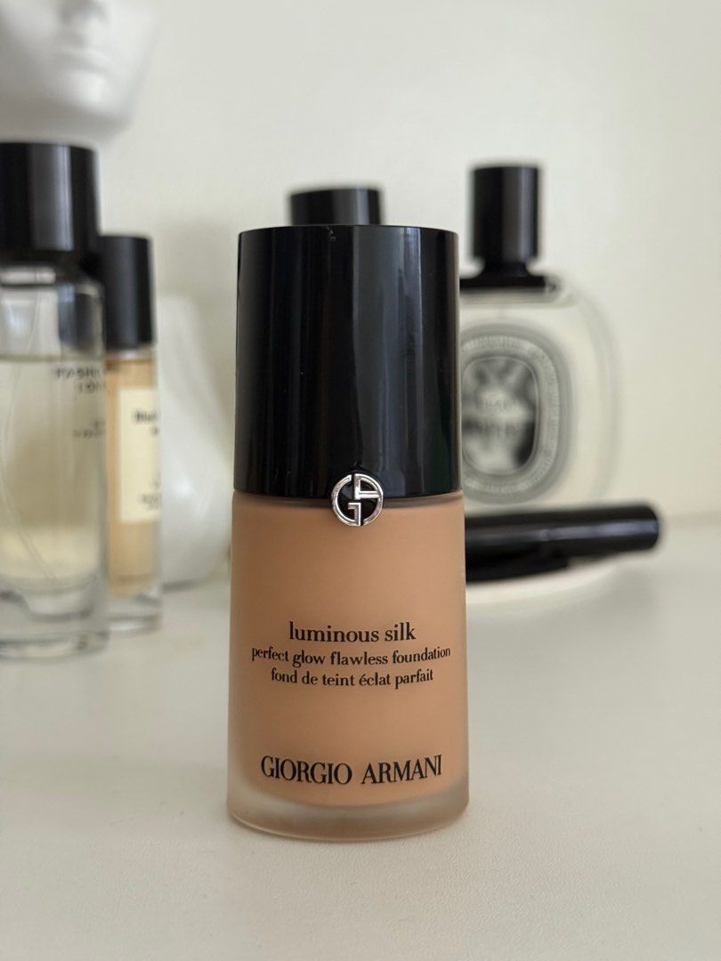 Giorgio Armani Luminous Silk Foundation (Category: Makeup) located in Manila. Submitted by happyleiii (Listing ID 1414904557, Image 2). Description: I know, it’s makeup. But I swear i’m just not a pump foundation girlie. Used two pumps only, good as new. Bought in Sephora. Shade 4.25 (perfect for neutral girlies? .