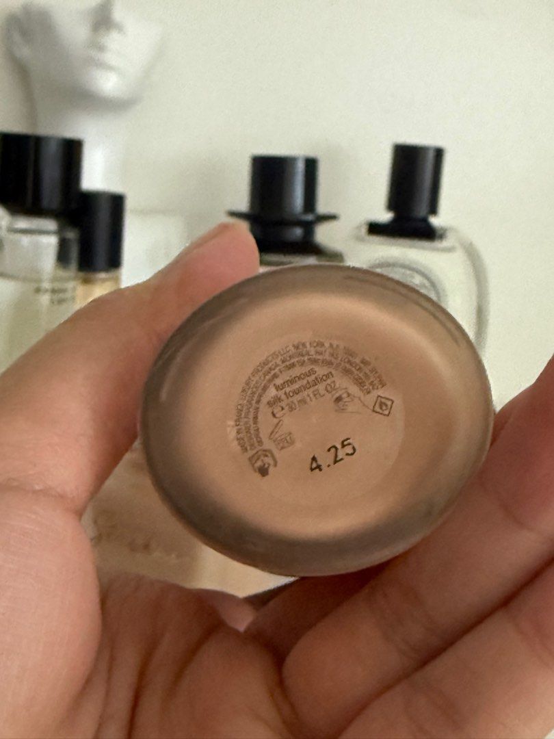 Giorgio Armani Luminous Silk Foundation (Category: Makeup) located in Manila. Submitted by happyleiii (Listing ID 1414904557, Image 3). Description: I know, it’s makeup. But I swear i’m just not a pump foundation girlie. Used two pumps only, good as new. Bought in Sephora. Shade 4.25 (perfect for neutral girlies? .