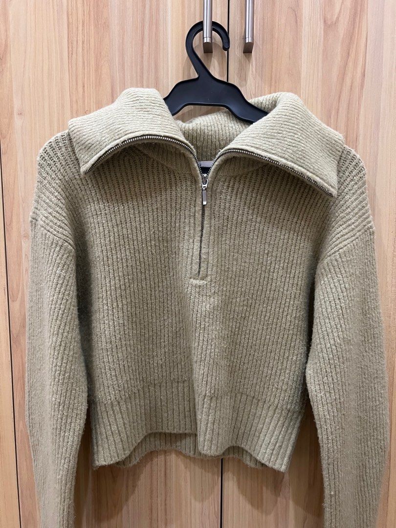 GU half zip sweater XS (Category: Coats, Jackets and Outerwear) located in Quezon City. Submitted by spacecleanse (Listing ID 1414955773, Image 3). Description: Used 1x only, stored in cabinet.