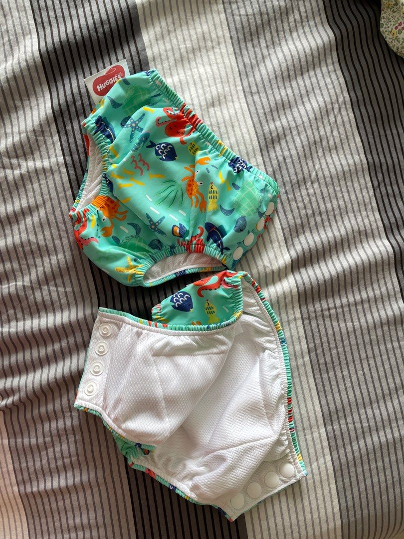 Huggies Swim Diaper - Large (Category: Diapers & Baby Wipes) located in Quezon City. Submitted by basicsandessentials (Listing ID 1414866653, Image 1). Description: - Huggies Swim Diaper - Size: Large (for babies 15+ kg) - Fun sea creature design - Features snap closures for easy changes - Made in Sri Lanka Once used. Price is for 2pcs already. MOP:Bank transfer/ GCASH ❌No return, exchange or change of mind returns once item is shipped❌ .
