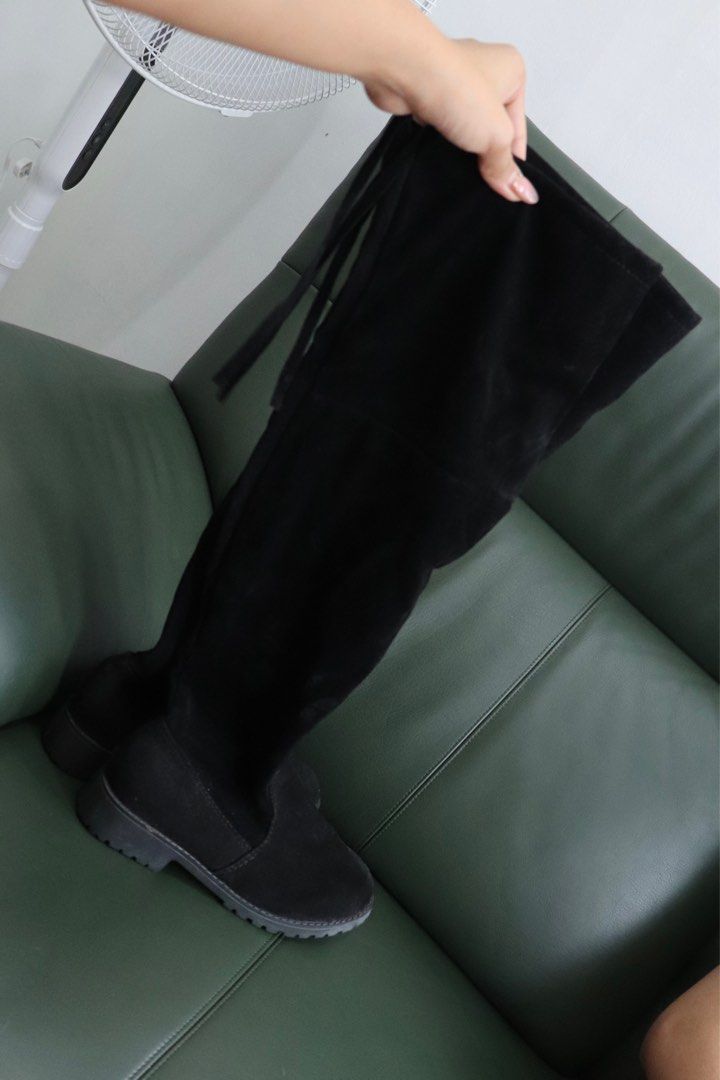 Knee-high boots size 9 (Category: Boots) located in Las Pinas. Submitted by krishnah_ (Listing ID 1414972659, Image 1). Description: .