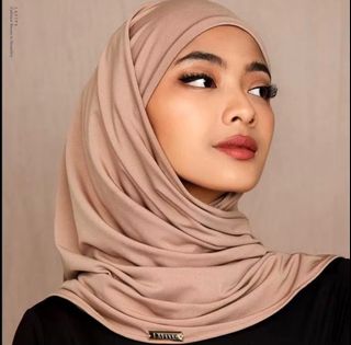 (Kategori: ) berada di . Dikirim oleh declutterbyl_ (ID iklan 1414920785, Gambar 1). Deskripsi: .