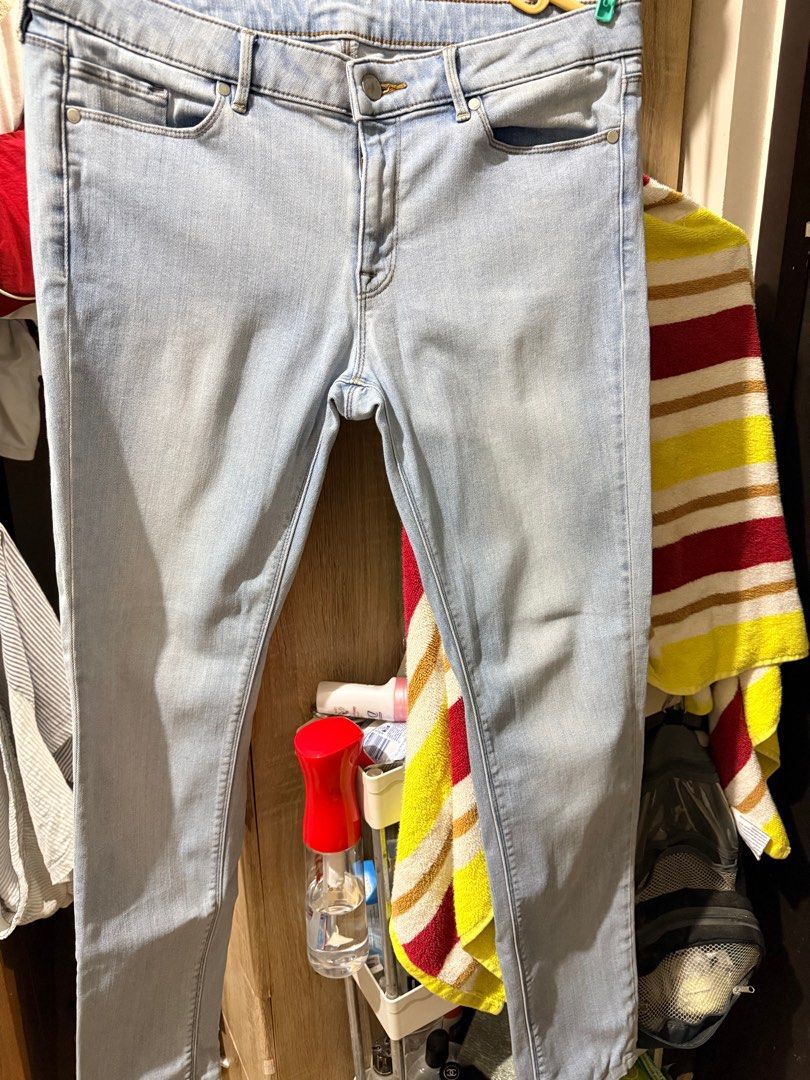 Light Wash Skinny Jeans (Category: Jeans) located in Quezon City. Submitted by decluttererwhenever (Listing ID 1415005571, Image 1). Description: - Size 29 - Light wash skinny jeans - Button and zipper closure - Front and back pockets - Light blue color.