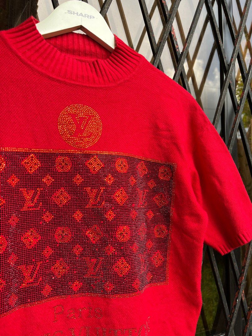Louis Vuitton Red Knitted Short Sleeves (Category: Luxury Apparel) located in Murcia. Submitted by kenwoooo.bcd (Listing ID 1414888649, Image 3). Description: DM ME FOR MORE DETAILS 📥.
