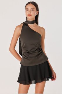 (Category: ) located in . Submitted by lovers_wardrobe (Listing ID 1415010790, Image 1). Description: .