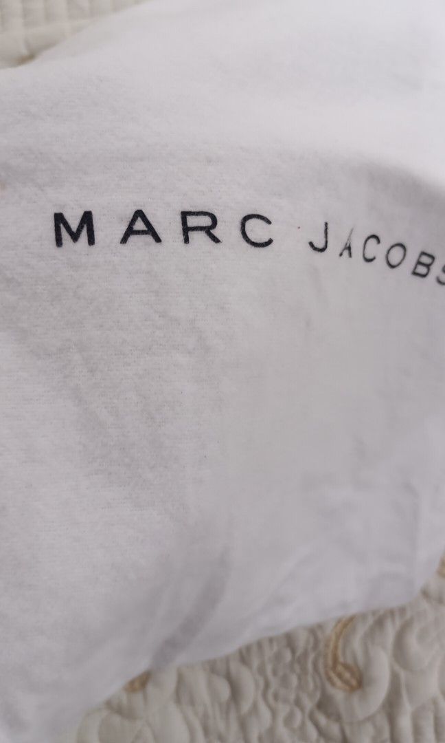 Marc Jacobs mini dust bag (Category: Luxury Bags & Wallets) located in Quezon City. Submitted by reareebelise (Listing ID 1414848760, Image 3). Description: .
